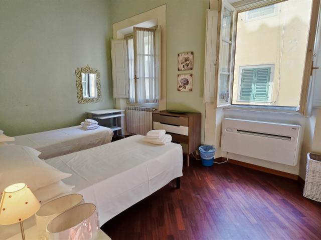 Affitto Appartamento, in zona SANTA CROCE, FIRENZE