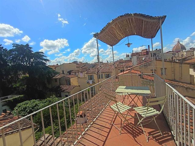 Affitto Appartamento, in zona SANTA CROCE, FIRENZE