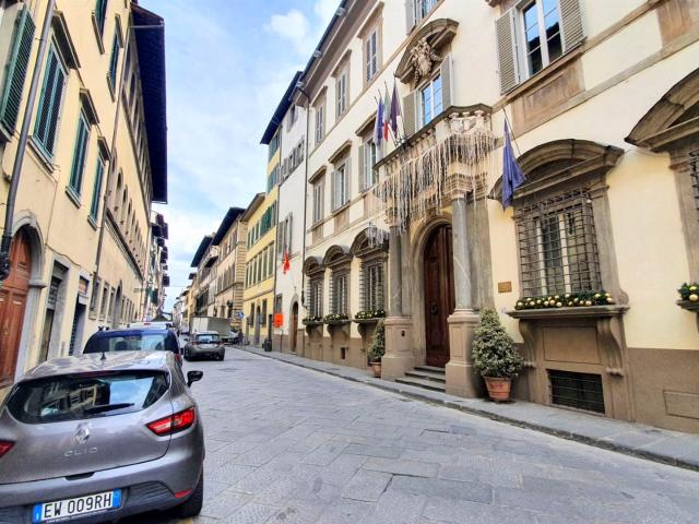 Affitto Appartamento, in zona SANTA CROCE, FIRENZE