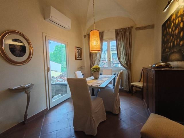 Affitto Appartamento, in zona SANTO SPIRITO, FIRENZE