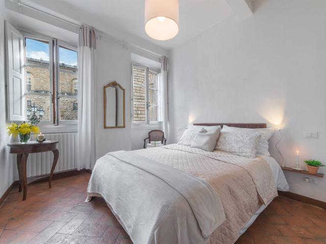 Affitto Appartamento, in zona SANTO SPIRITO, FIRENZE