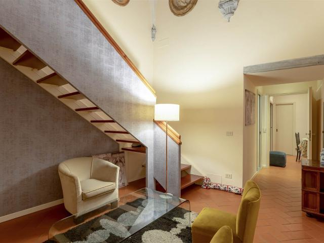 Affitto Appartamento, in zona SANTO SPIRITO, FIRENZE