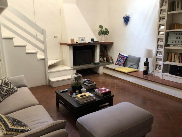 Affitto Appartamento, in zona SANTO SPIRITO, FIRENZE