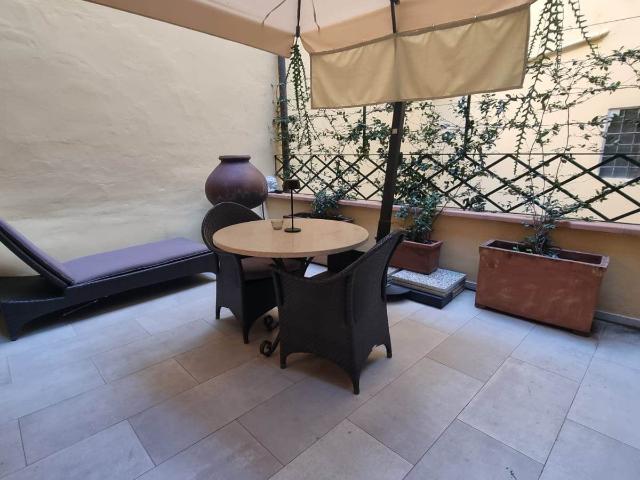 Affitto Appartamento, in zona SANTO SPIRITO, FIRENZE