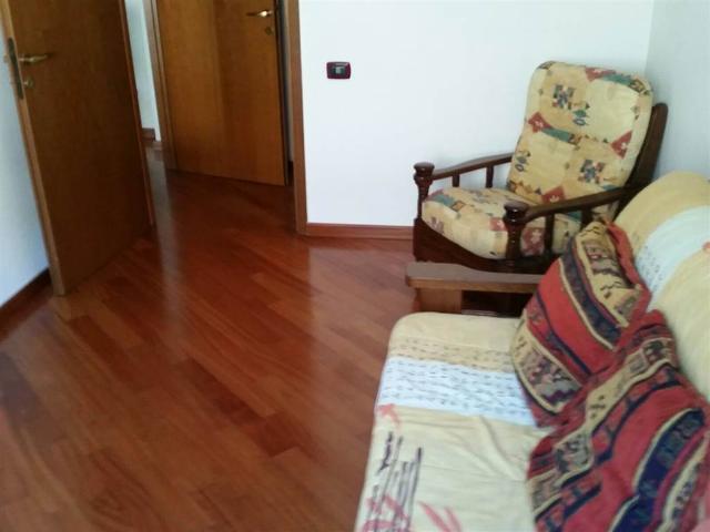 Affitto Appartamento, in zona SERPENTARA, ROMA