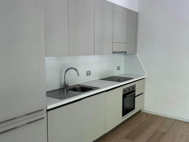 Affitto Appartamento, in zona SOLARI, MILANO
