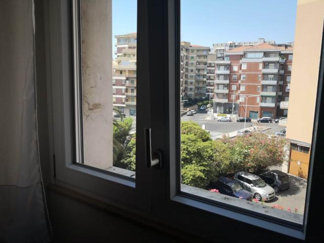 Affitto Appartamento, in zona VULCANIA, PIAZZA LINCOLN, CATANIA