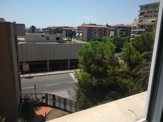 Affitto Appartamento, in zona VULCANIA, PIAZZA LINCOLN, CATANIA