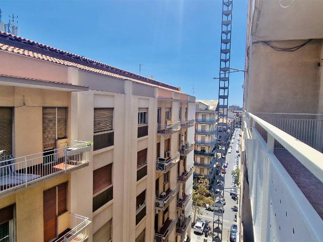 Affitto Appartamento, in zona VIALE XX SETTEMBRE / P.ZZA TRENTO, CATANIA