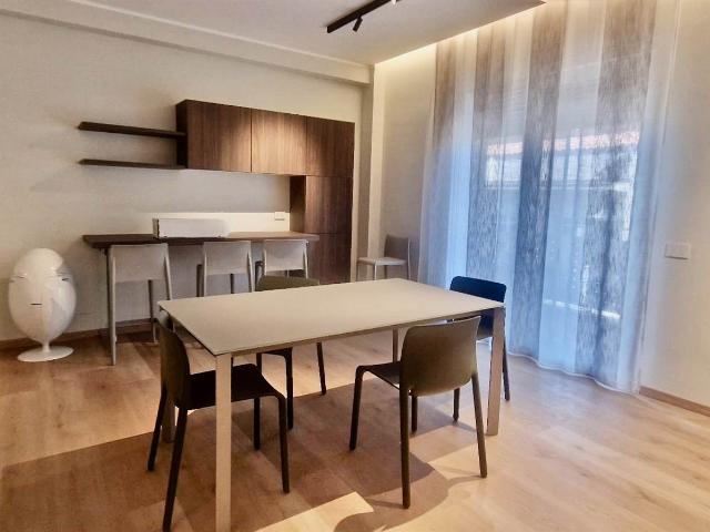 Affitto Appartamento, in zona VIALE XX SETTEMBRE / P.ZZA TRENTO, CATANIA
