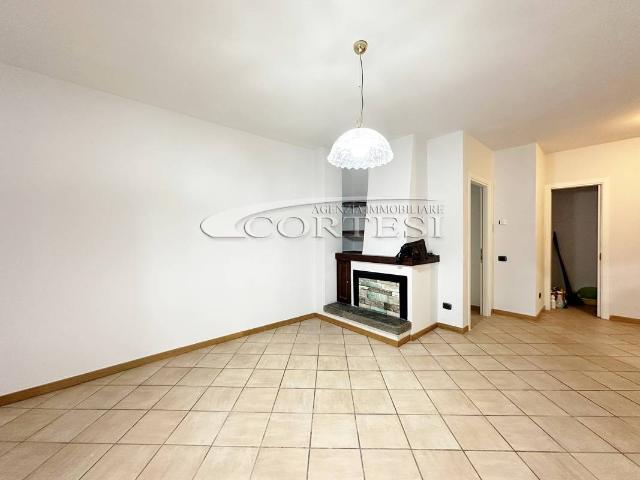 Affitto Appartamento in Affitto con 3 Camere