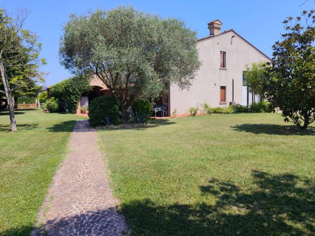 Affitto Appartamento Quadrilocale con Giardino a Rubano Ideale per Brevi Periodi