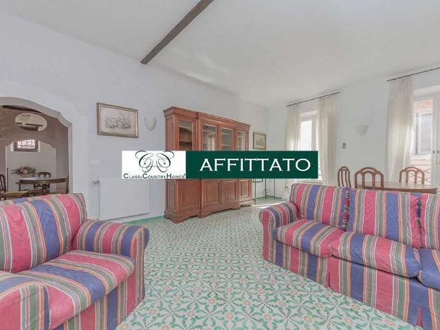 Affitto Appartamento Ristrutturato e Arredato nelle adiacenze Piazza di Spagna
