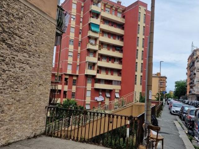 Affitto due camere doppie come singole in Via Burlando
