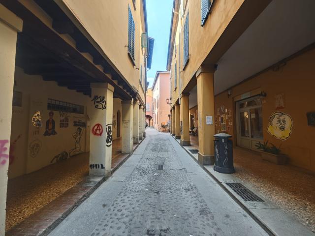 Affitto intero appartamento € 1600, singolo posto letto € 400
