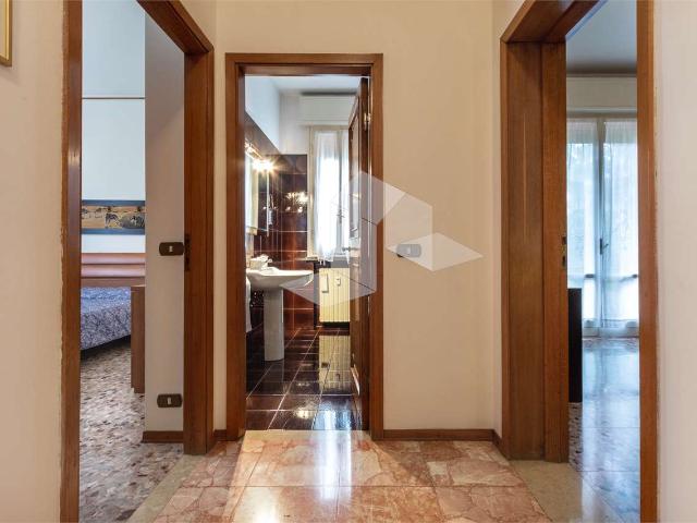 AFFITTO STANZA VICINANZE CENTRO OSPEDALE