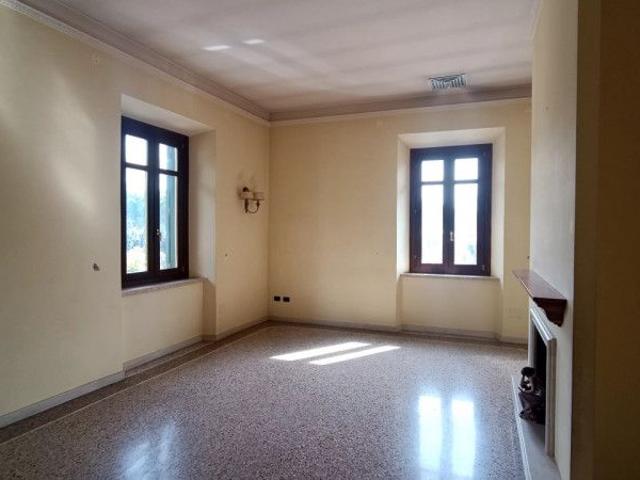 Affitto sora appartamento non arredato