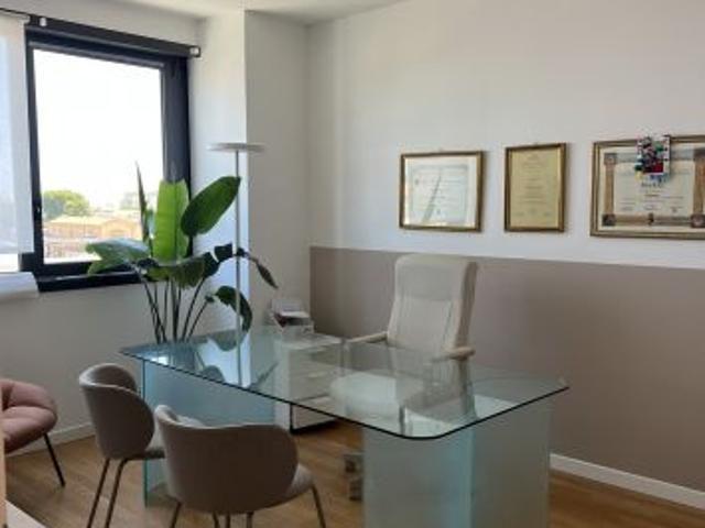 AFFITTO UFFICIO STANZE