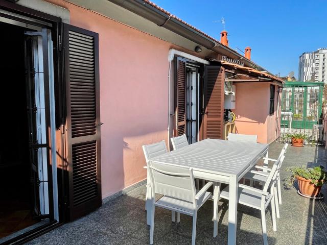 Affitto via Corio grazioso monolocale arredato con splendido terrazzo