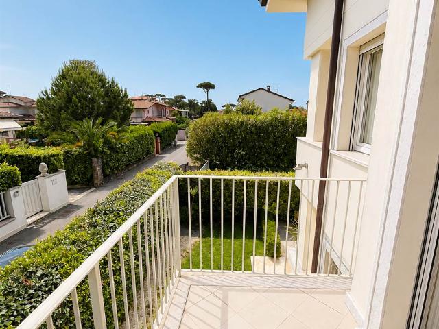 Affitto Villa, in zona CENTRO, FORTE DEI MARMI