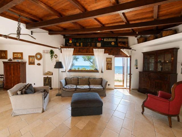 Affitto Villa, in zona SAN GIORGIO, BARI