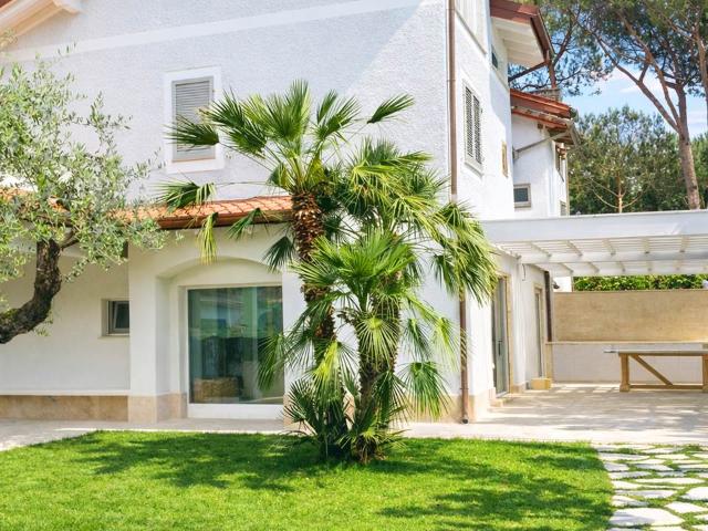 Affitto Villa, in zona VITTORIA APUANA, FORTE DEI MARMI