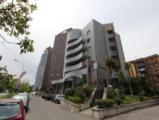 Affitto 5 locali 120 mq a cosenza via panebianco