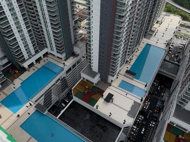 Affordable middle room with private bathroom at KL city centre