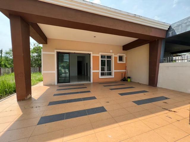 Affordable Bungalow for Sales at Warisan Puteri
