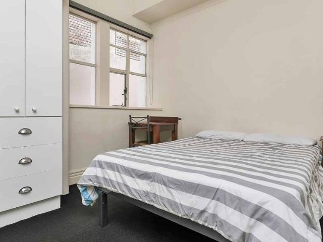 Affordable CBD Studio Prime location, walk to Queen Street