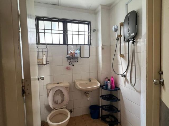 Affordable + fully furnished middle room at ss2 petaling jaya
