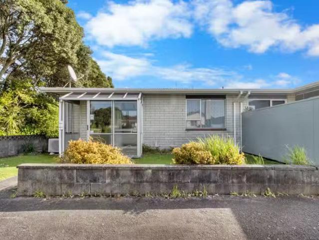 AFFORDABLE FITZROY UNIT! – First National Real Estate