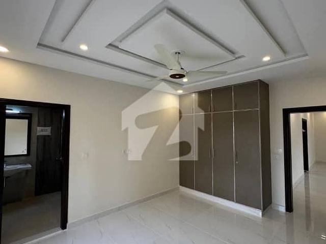 Affordable Flat Of 3000 Square Feet Is Available For rent
