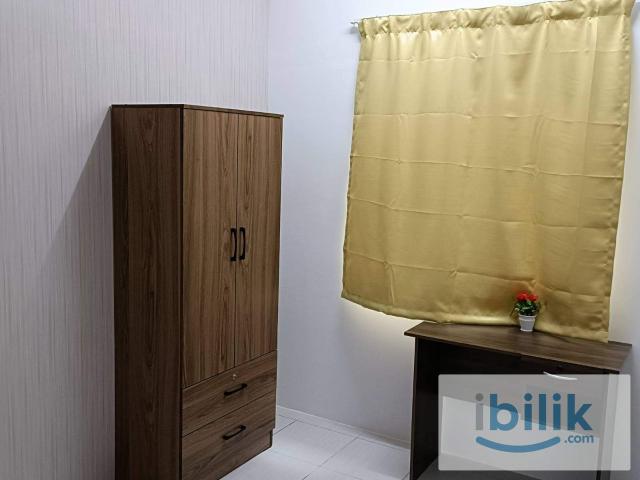 Affordable Luxury Living for Ladies | Stylish Middle Room @ M Astra, Setapak