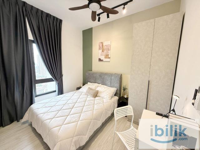 Affordable luxury room with easy access to lrt, pavilion bukit jalil & more ‼️ mix gender house