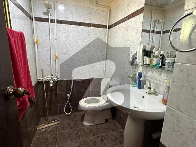 Affordable Prime Location Flat Of 1400 Square Feet Is Available For rent Garden West
