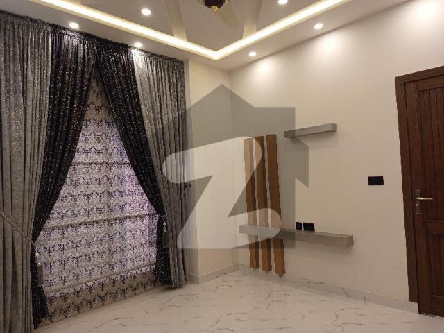 Affordable Prime Location House Of 10 Marla Is Available For sale Wapda Town