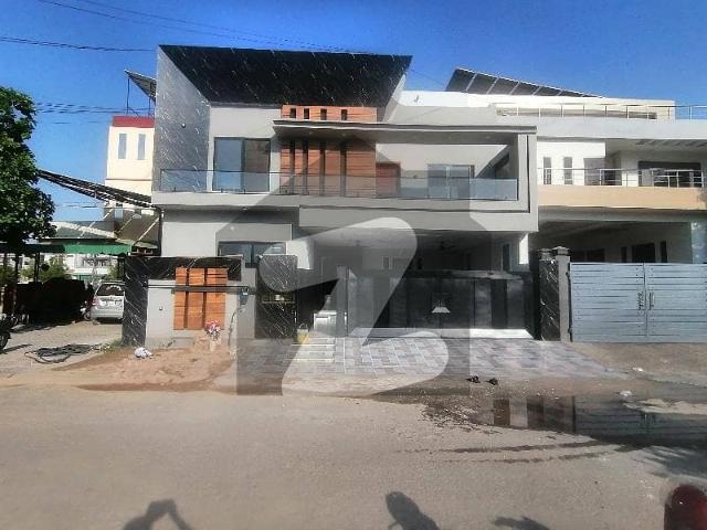 Affordable Prime Location House Of 11 Marla Is Available For sale