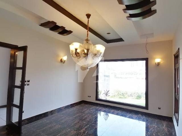 Affordable Prime Location House Of 500 Square Yards Is Available For sale