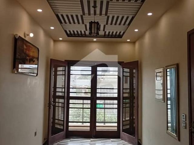 Affordable Prime Location Upper Portion Of 260 Square Yards Is Available For Sale