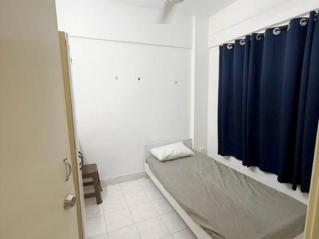 Affordable Room @Pelangi Apartment| MRT Access| Move In Ready