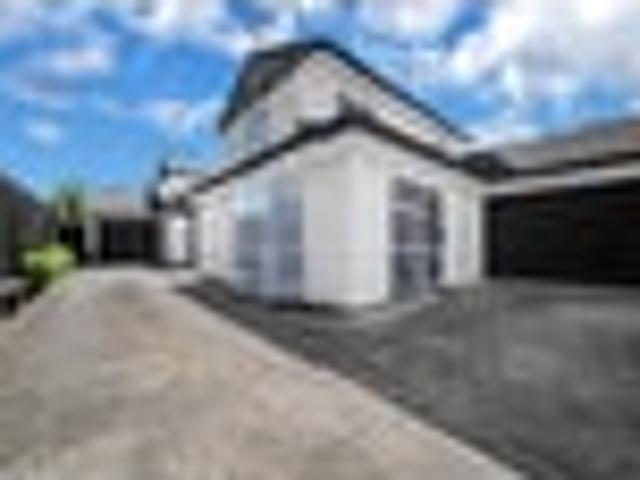 Affordable, Standalone and Renovated Family Home!