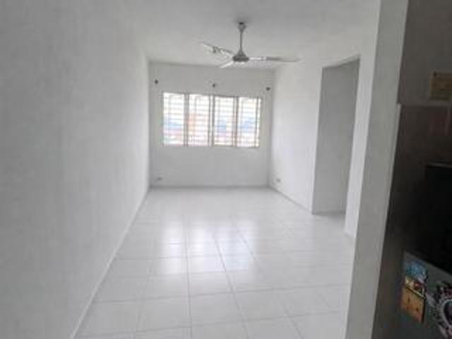 Affordable Serviced Residence In Good Location Bdr Kinrara Puchong
