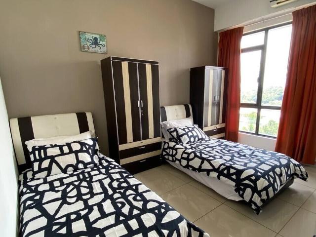 Affordable Shared Room with PRIVACYSuitable For Students & Working Adults!