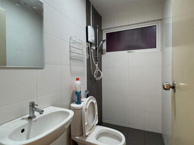 Affordable Single Room Near LRT – Utilities Included