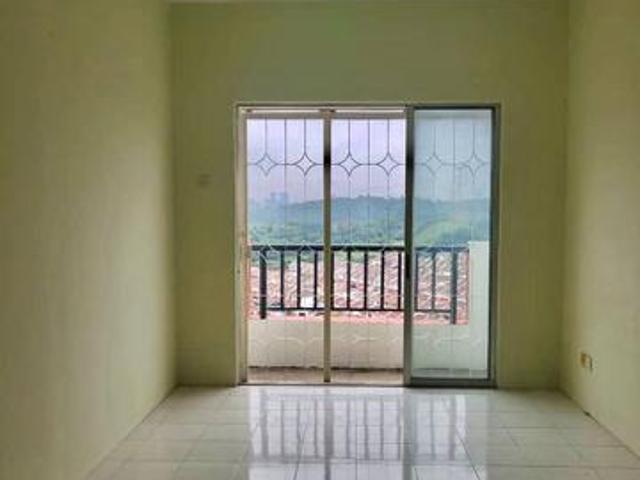 AFFORDABLE Vista Pinggiran Apartment Taman Pinggiran Putra Selangor