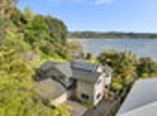 Exceptional Value Prime Waterfront Location