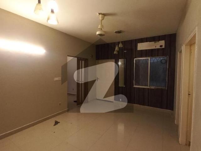 Affordable 2 bedroom apartment for rent in tauheed commercial, dha phase 5, karachi tauheed commercial area