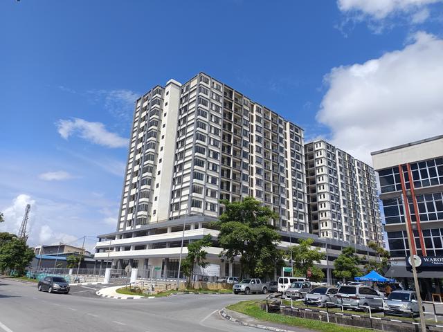 Affordable 3 bedroom 2 car park RSS Residence