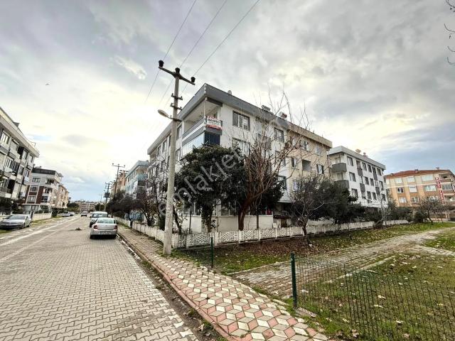 afişi Ve Anahtarı Melodi'den Havuz Manzaralı Ayrı Mutfaklı Ön Cephe 3+1 Daire
